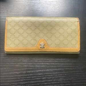 Free Celine   Follow IG@zaddy_waleed